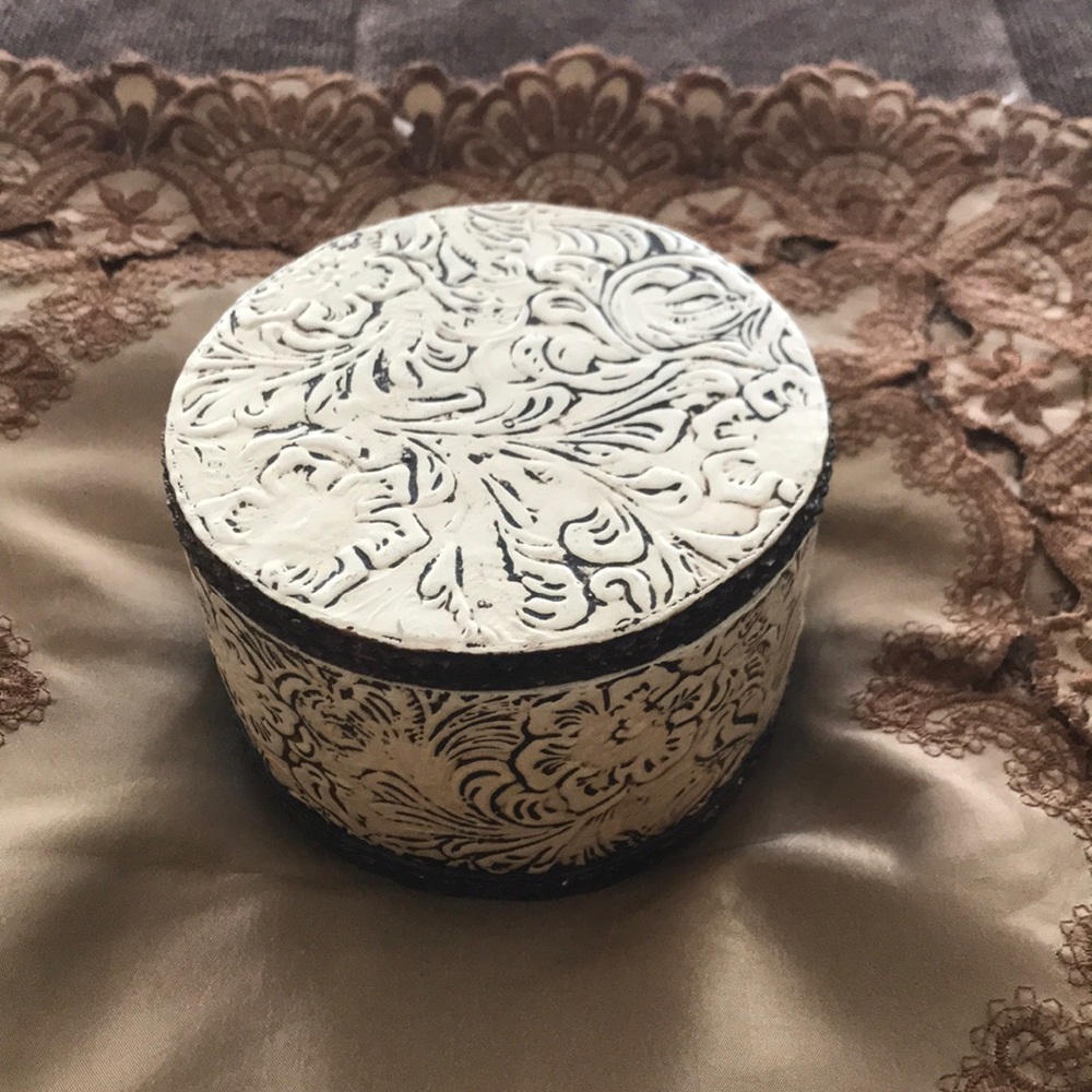 Jewelry box